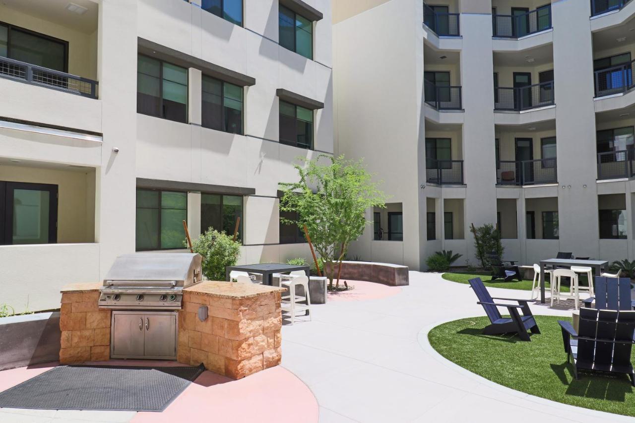 Apartment Walk Score 81-shopping District-king Bed-parking G2047 Scottsdale